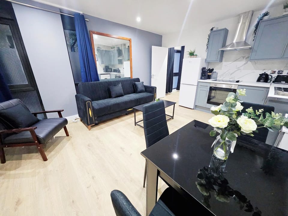 GDY1 - The Green Dragon Apartment Apartment in London