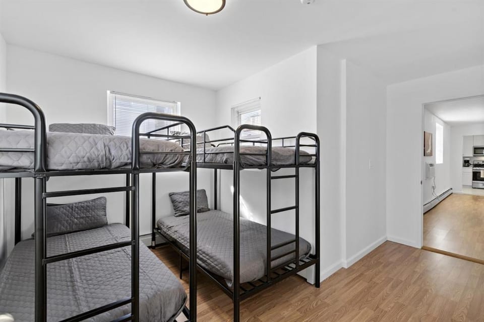 Bed, Photo of the whole room, bunk bed