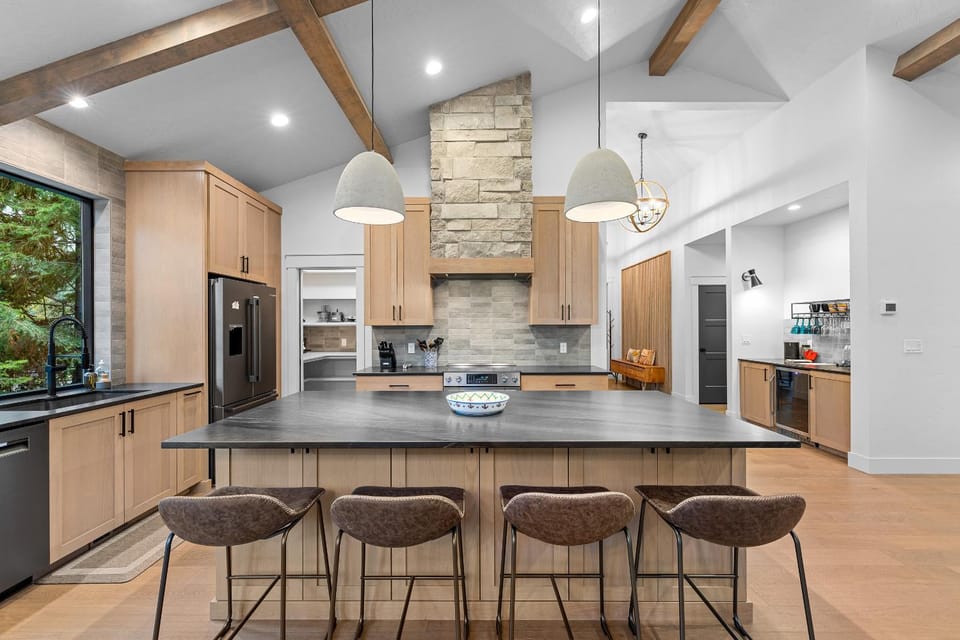 New! Spring Mtn Paradise - Pet friendly, single level w/hot tub and clubhouse access House in McCall