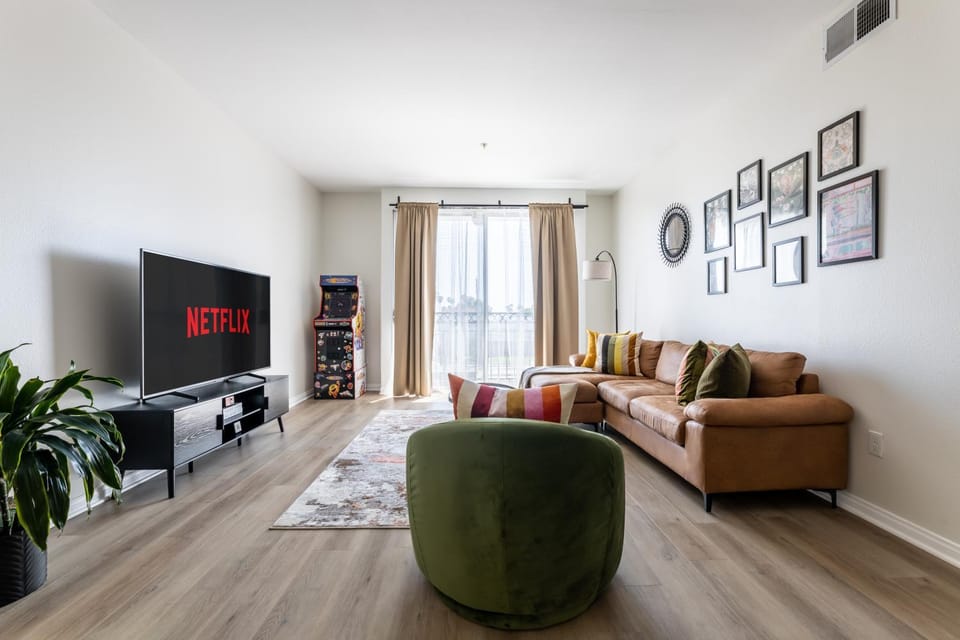 TV and multimedia, Living room, Seating area
