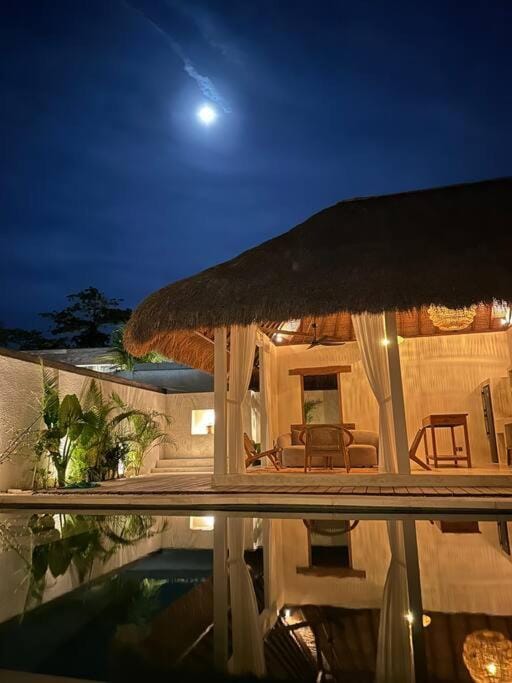 Patio, Night