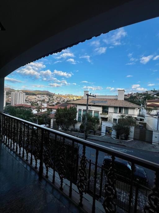 Casa Espaçosa Bairro São Bento Para Grandes Famílias House in Belo Horizonte