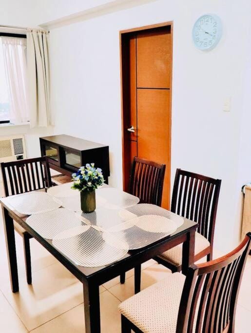 Budget Accommodation at Ace Suites Residence next to the Famous Indoor Water Spa Apartment in Mandaluyong