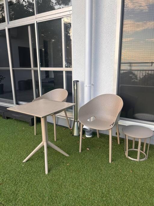 真鶴町ペットと泊まれてBBQも可能な広々ワンフロア貸切apartment Hotel途乃中RC1 Apartment in Kanagawa Prefecture