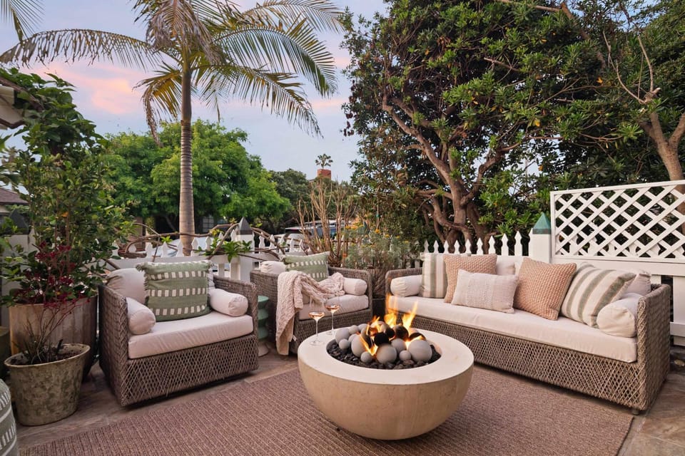 Nantucket-Style - Steps to Beach Rooftop Deck Ocean Views House in La Jolla
