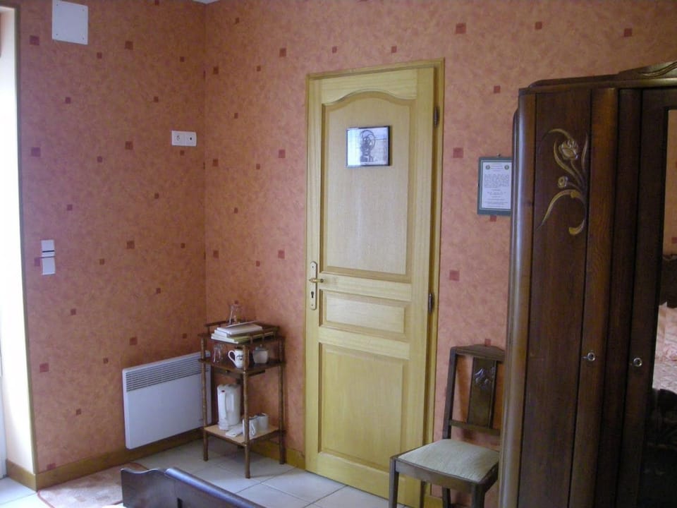 Gîte et camping à la ferme avec espace détente - Profitez de la campagne du Berry - FR-1-591-558 Bed and Breakfast in Centre-Val de Loire