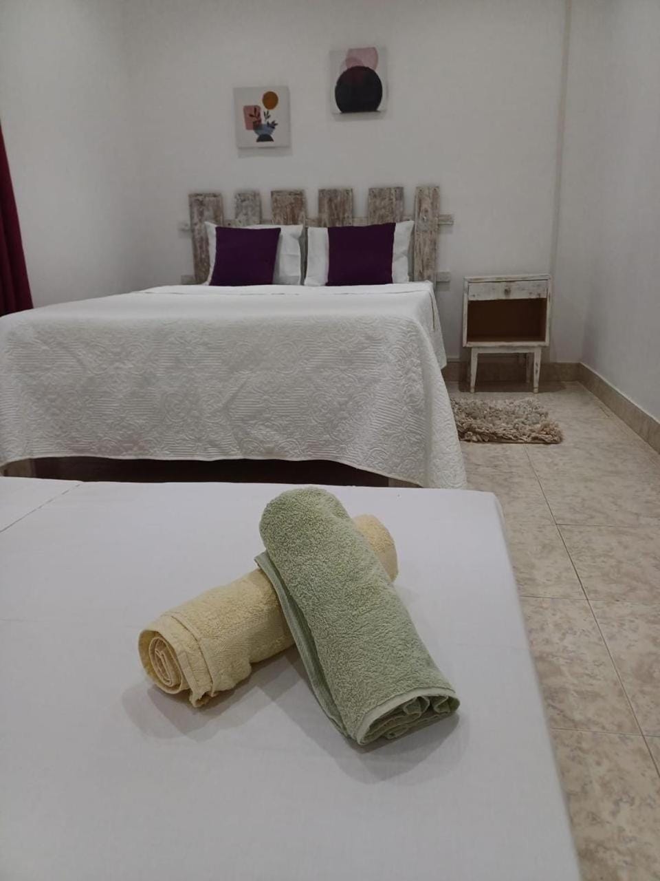 Bed, Photo of the whole room, Bedroom, towels