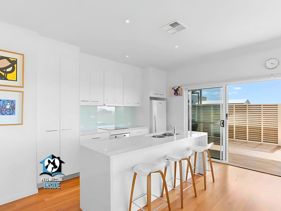 Balcony/Terrace, Decorative detail, Sunrise, Sunset, dishwasher, microwave, oven, stove, kitchen