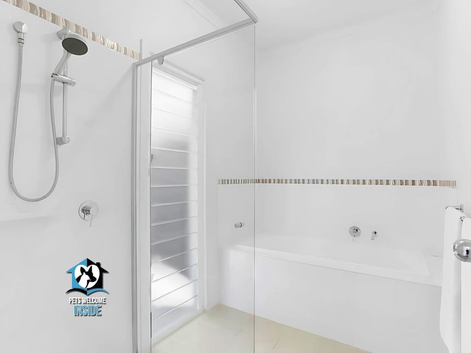 Shower, Bathroom, Bath, towels