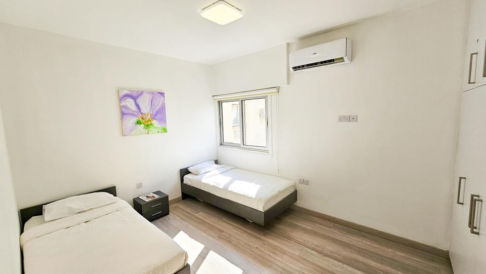 Bed, Bedroom, air conditioner