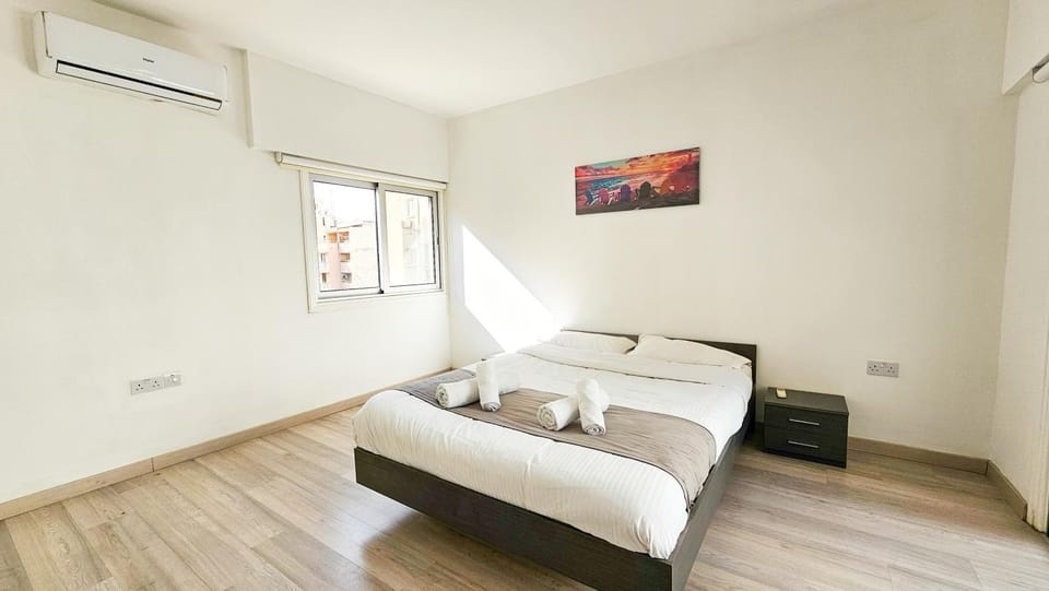 Bedroom, air conditioner