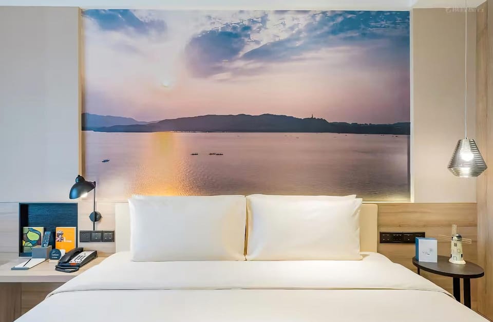 Atour Hotel Hangzhou West Lake Hefang Street Hotel in Hangzhou