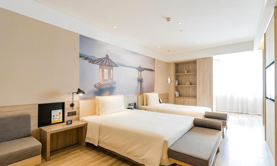 Atour Hotel Hangzhou West Lake Hefang Street Hotel in Hangzhou