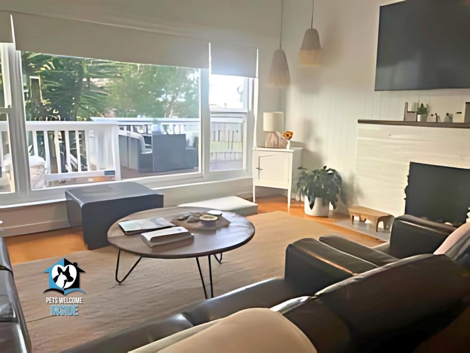 Saltwater Sunsets Seaside Haven with Ocean Views House in Victor Harbor