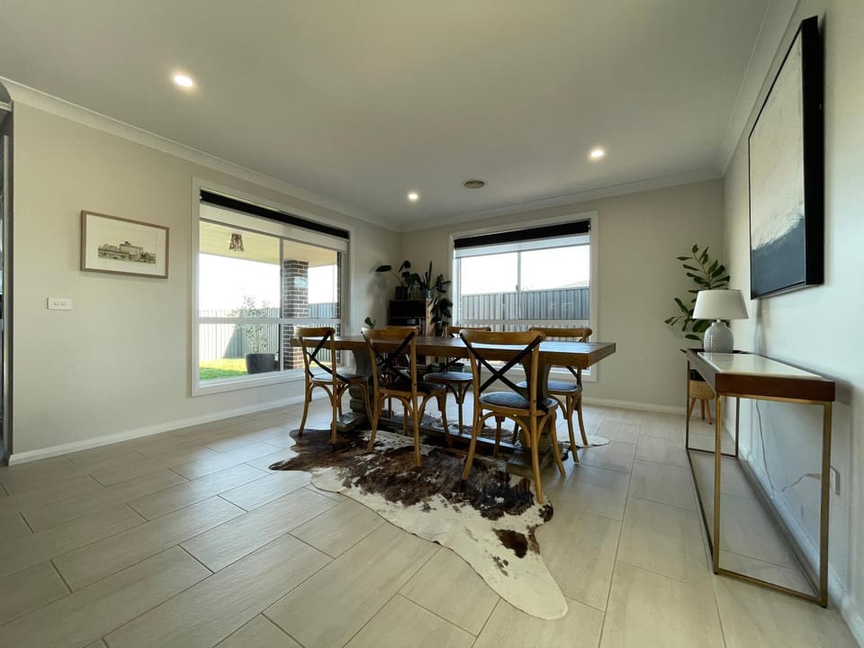 Spacious and Modern Home away from Home House in Bathurst
