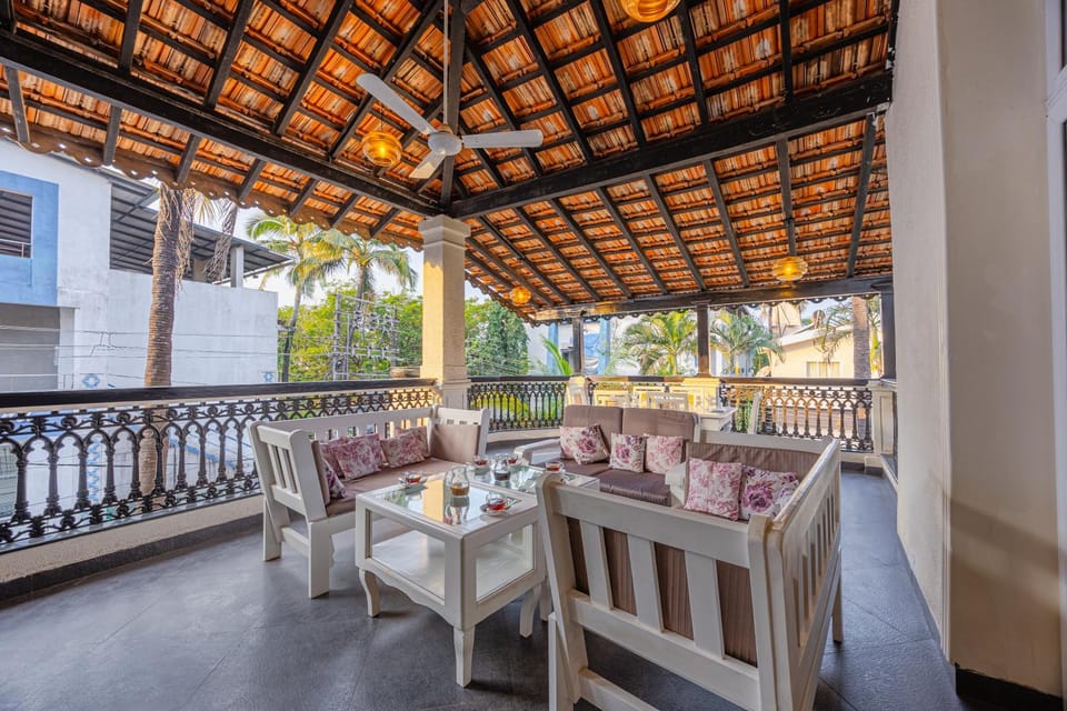 Patio, Day, View (from property/room), Balcony/Terrace, Living room, Seating area, Dining area, Breakfast, Breakfast