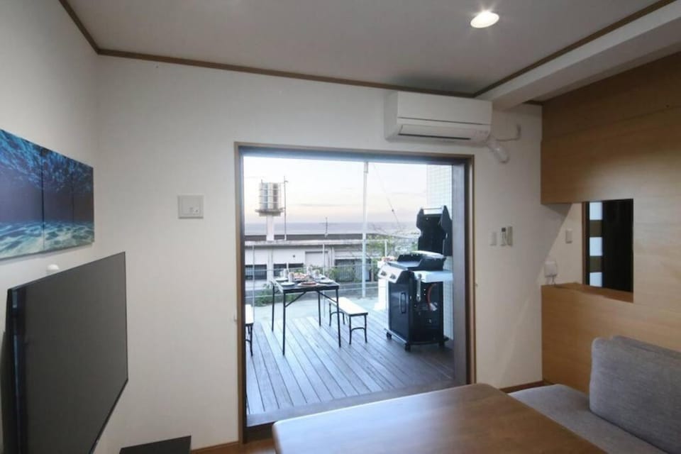 SMIRE STAY OKINAWA weiberプライベートBBQ 沖縄リゾートの新築一軒家 House in Okinawa Prefecture