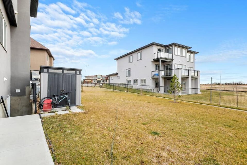 Bright & Cozy 2-Bedroom Basement Suite Apartment in Calgary