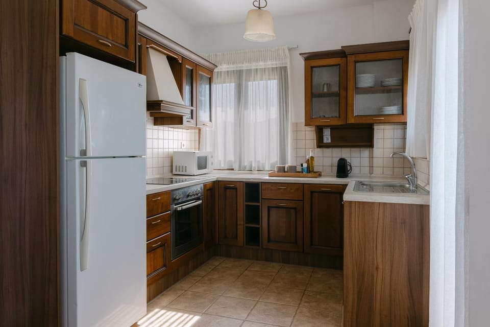 Kitchen or kitchenette, oven, stove