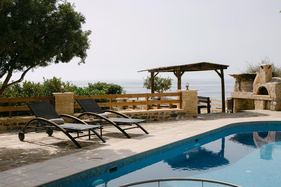 Sea view, Swimming pool, sunbed