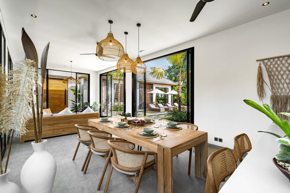 Dining area, Dinner