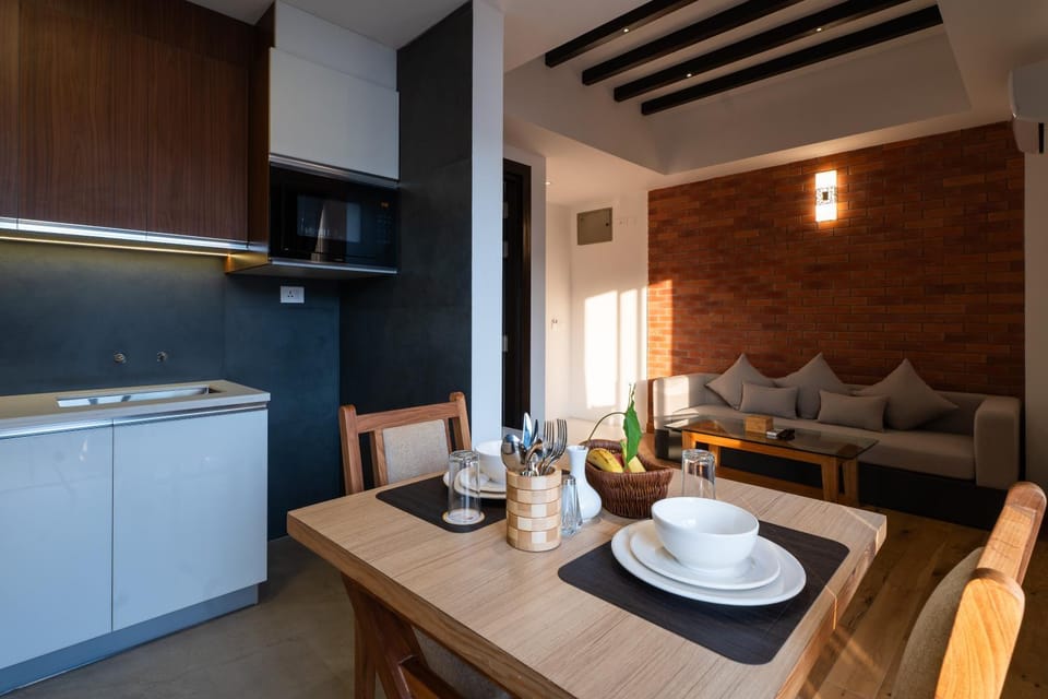 Seating area, Dining area