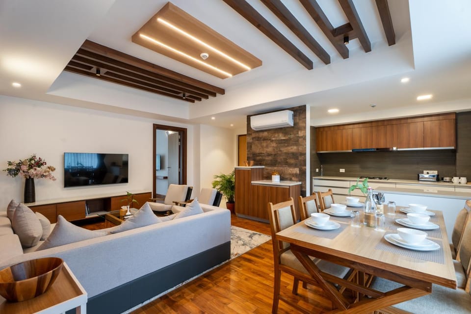 TV and multimedia, Kitchen or kitchenette, Living room, Seating area, Dining area