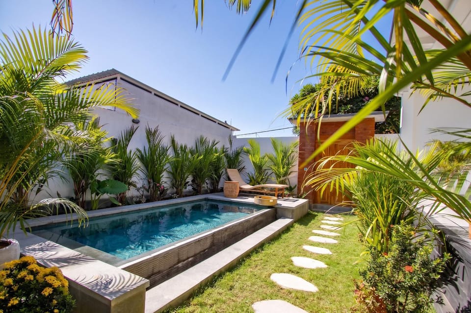 Swimming pool, Swimming pool, sunbed