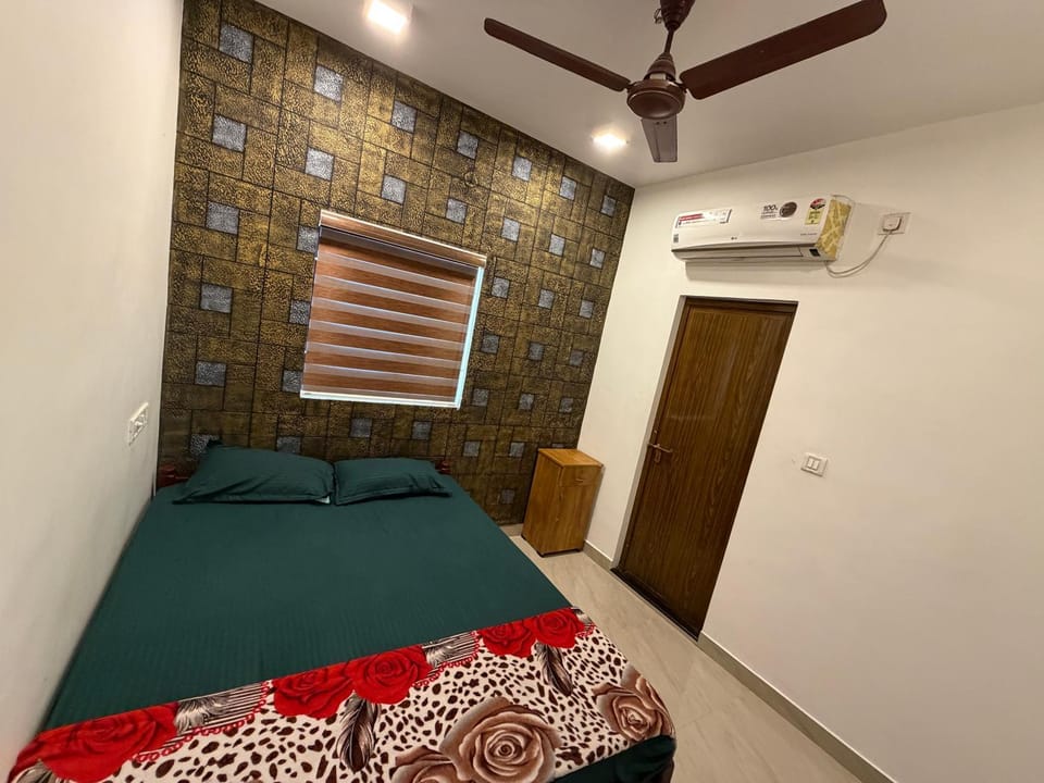 Bed, Bedroom, air conditioner