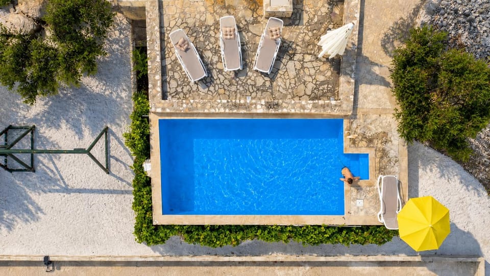 Pool view, Swimming pool, sunbed
