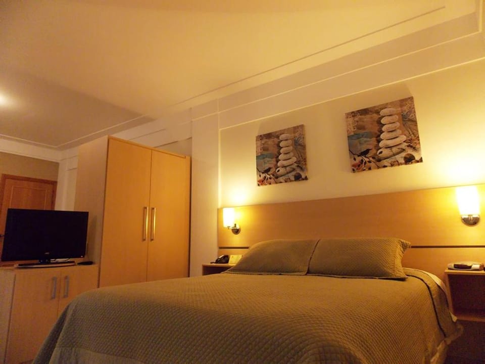 Communal lounge/ TV room, Photo of the whole room, Evening entertainment, wardrobe