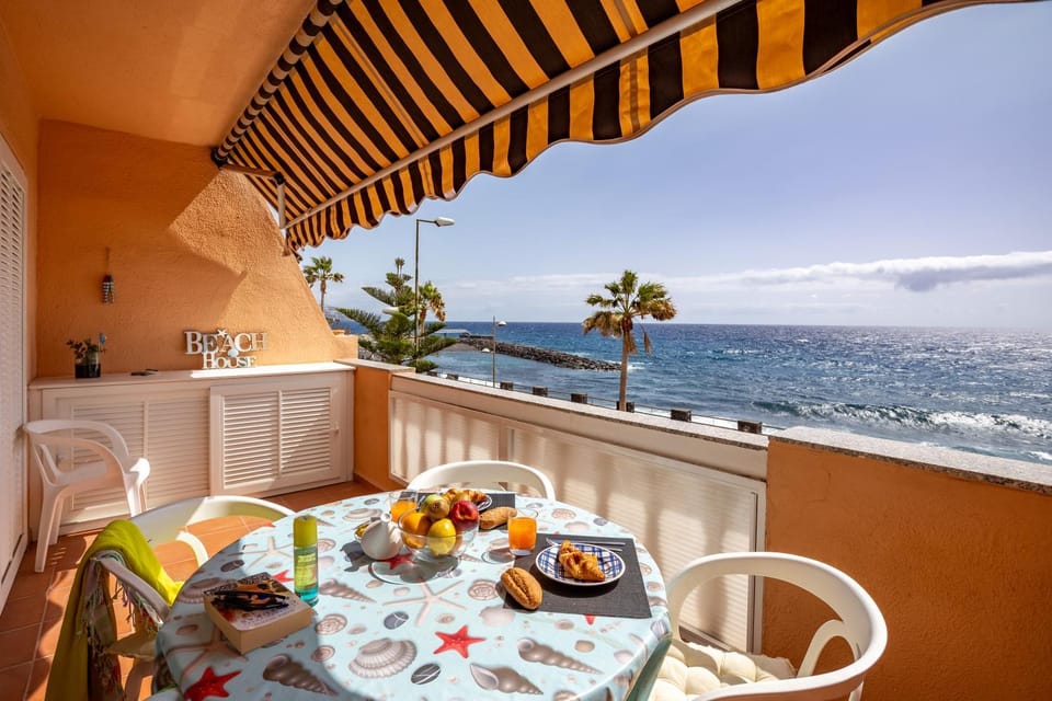 Day, Natural landscape, Balcony/Terrace, Dining area, Sea view