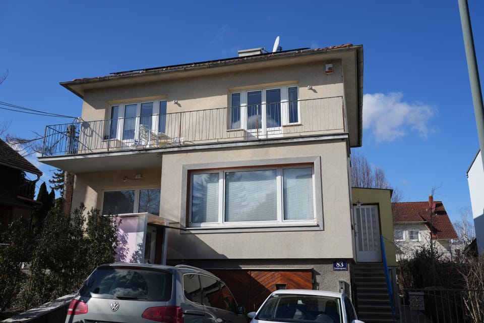 Neighbourhood, Parking