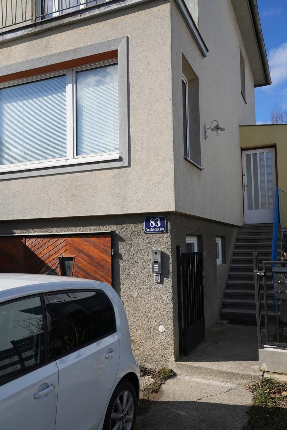 Property building, Facade/entrance, Parking