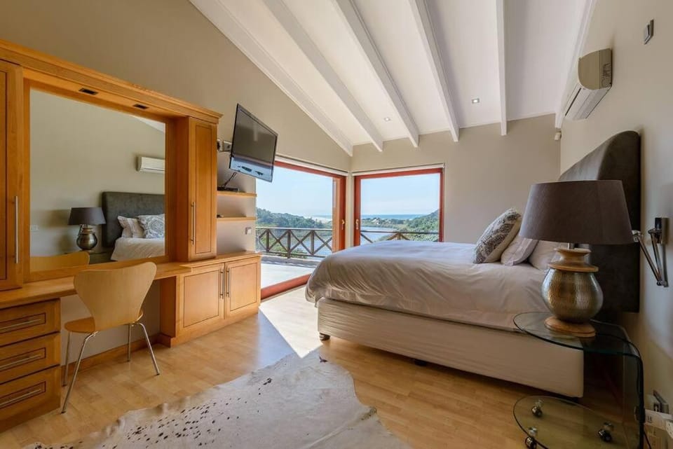 Bed, Natural landscape, TV and multimedia, Photo of the whole room, Bedroom
