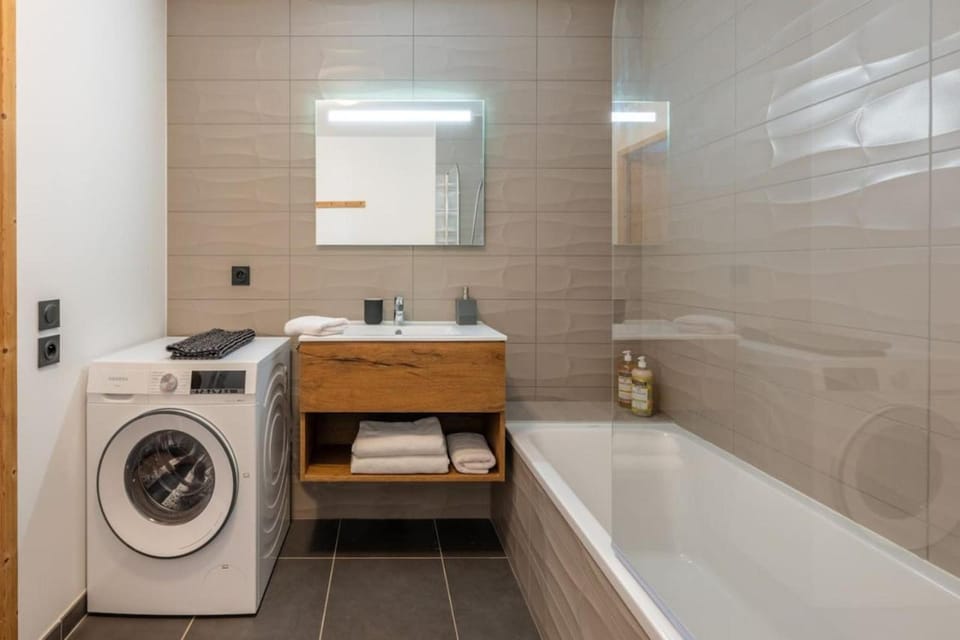 Le Freney - New Apartment in Town Center & Free parking - By Cozee Rentals Apartment in Les Houches