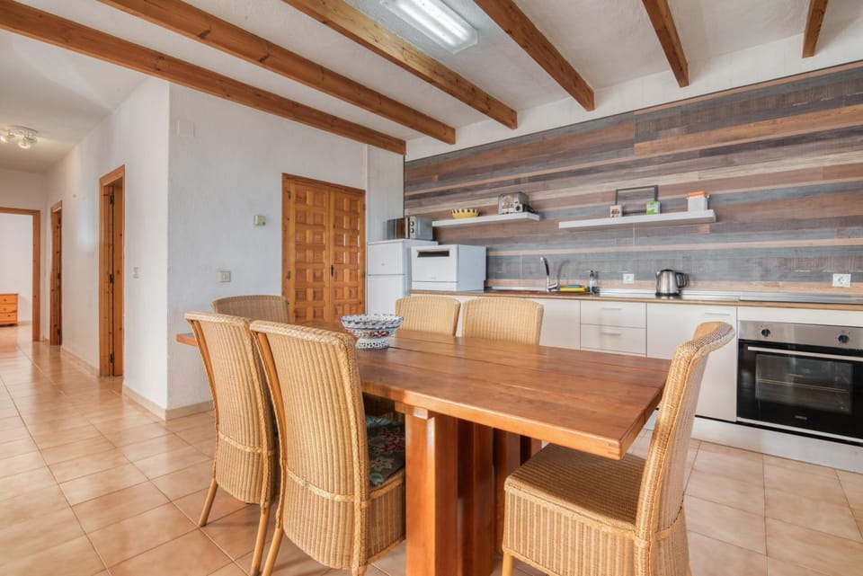 Property building, Kitchen or kitchenette, Living room