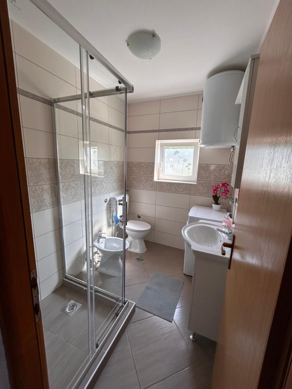 Shower, Toilet, Bathroom, washing machine