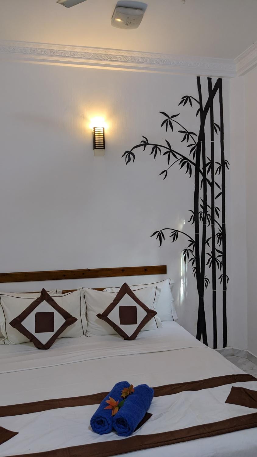 Bedroom, towels