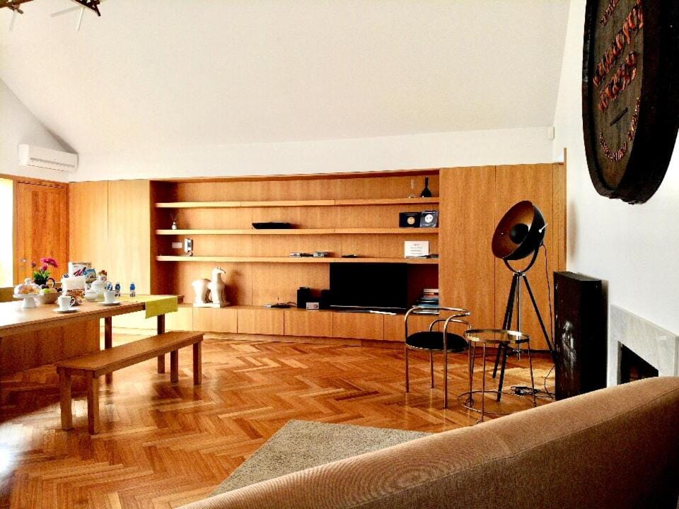 Groove-Wood Loft Apartment in Vila Nova de Gaia