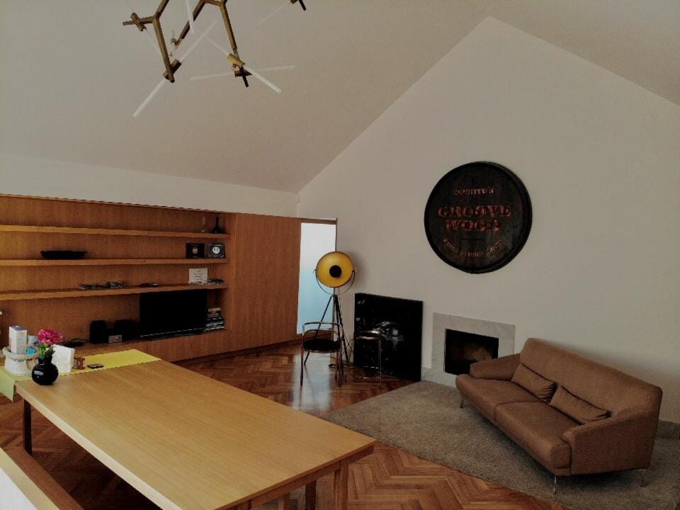 Groove-Wood Loft Apartment in Vila Nova de Gaia