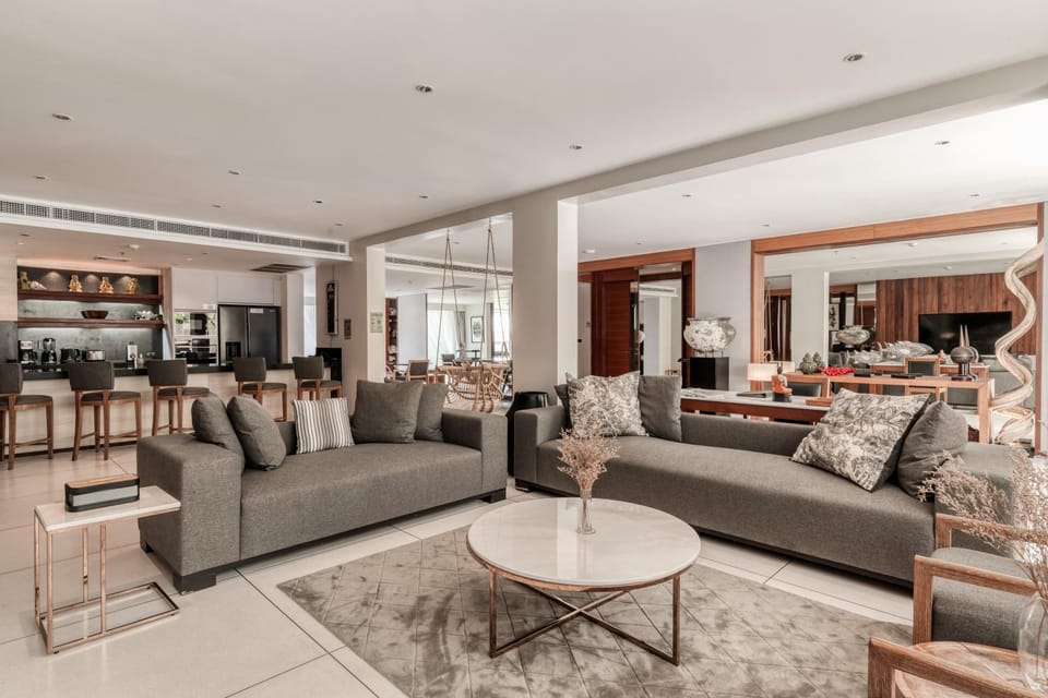 Living room, Seating area