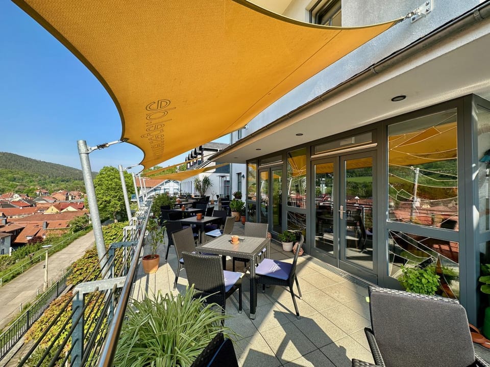 Restaurant/places to eat, Restaurant/places to eat, View (from property/room), Balcony/Terrace, Balcony/Terrace