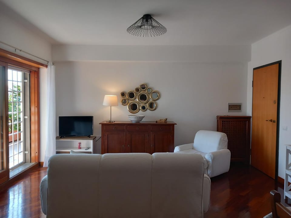 TV and multimedia, Living room, Photo of the whole room, Seating area