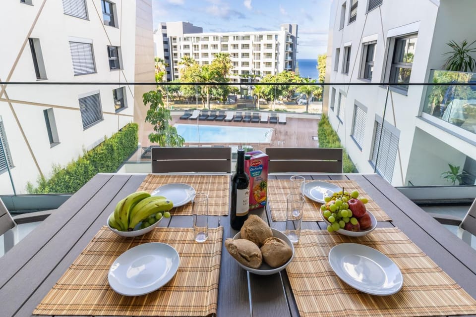 Patio, View (from property/room), Balcony/Terrace, Food and drinks, Dining area, Pool view, Swimming pool