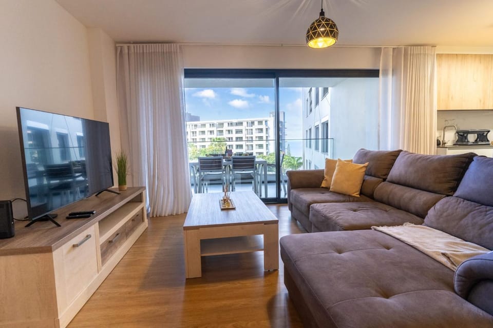 Communal lounge/ TV room, TV and multimedia, Living room, Seating area