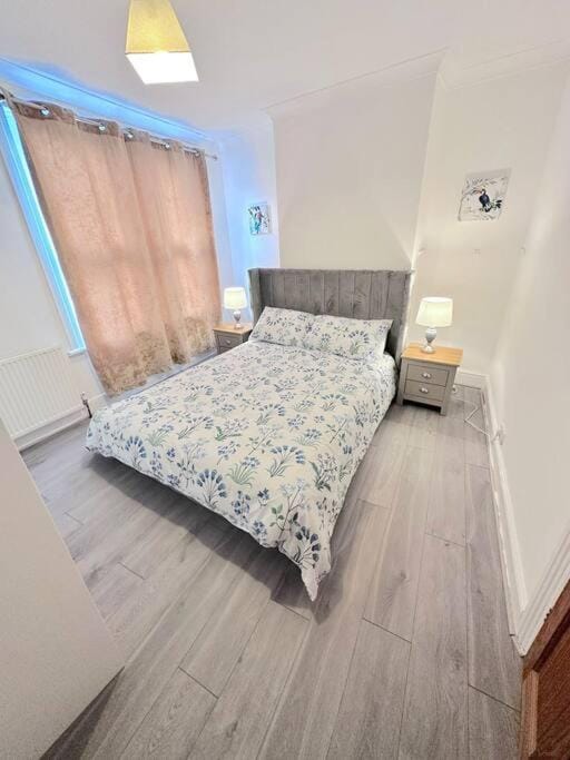Entire 3bedroom home can sleep 5 Apartment in England