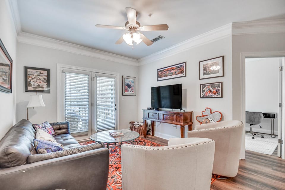 Ultimate Athens Retreat: 1 Mi to UGA & 5 Points House in Athens