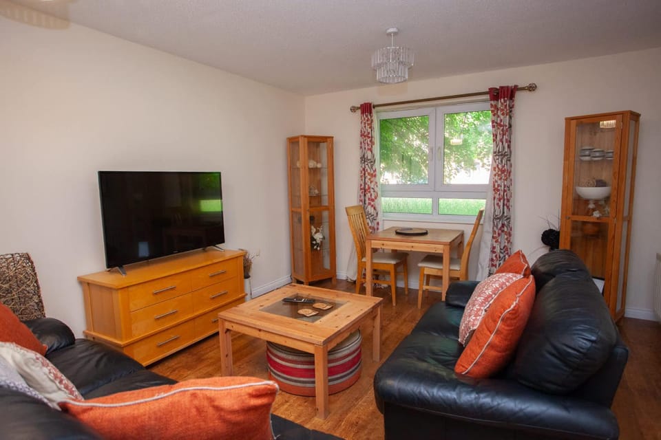 Homely Flat close to Centre with Free Parking Apartment in Glasgow