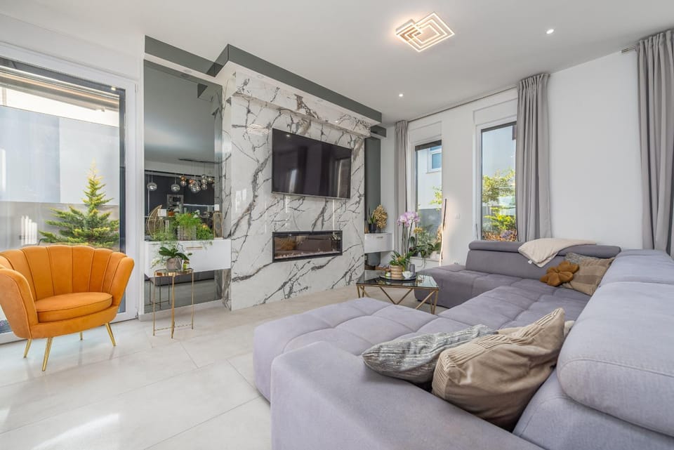 Communal lounge/ TV room, Living room